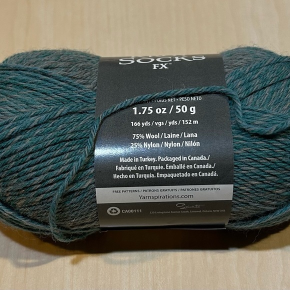 Handmade fingerless mittens - Picture 4 of 5